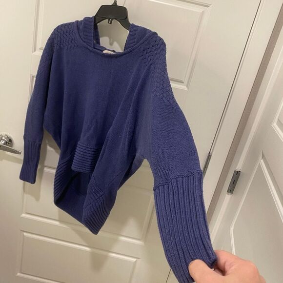 DKNY Jeans Hooded Long Sleeve Slouchy Sweater. Blue. Medium. Streetwear, Grunge - Picture 5 of 11